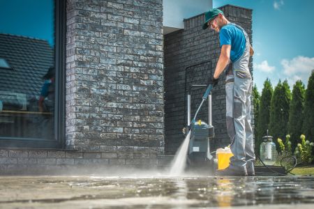 Hire professional pressure washer